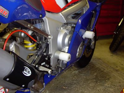 CP0048 - R&G RACING Yamaha YZF-R6 (99/02) Frame Crash Protection Sliders "Classic"