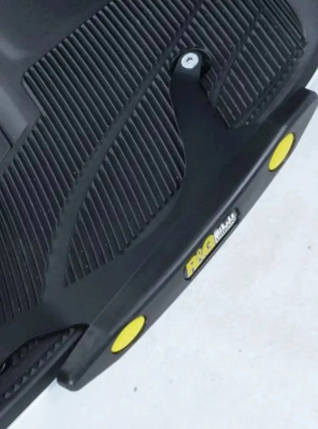 TP0020 - R&G RACING Yamaha Tricity 125 (14/17) Footboard Sliders (racing)