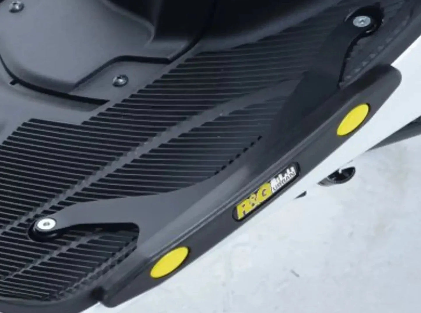 TP0020 - R&G RACING Yamaha Tricity 125 (14/17) Footboard Sliders (racing)