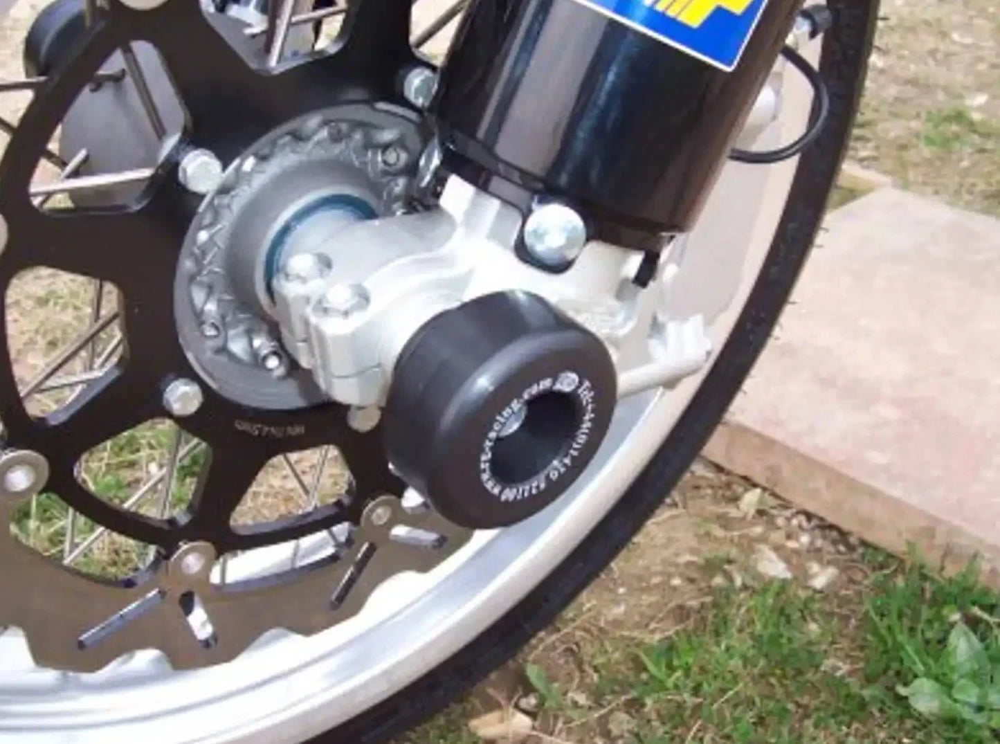 FP0052 - R&G RACING Aprilia SXV 450 / 550 Front Wheel Sliders