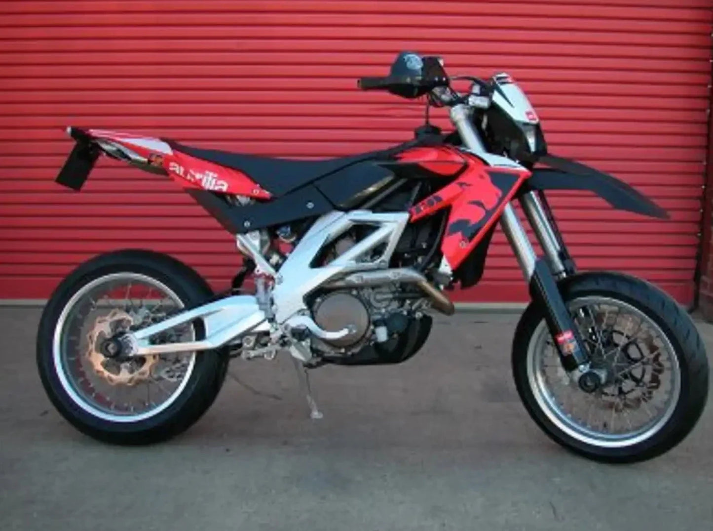 FP0052 - R&G RACING Aprilia SXV 450 / 550 Front Wheel Sliders