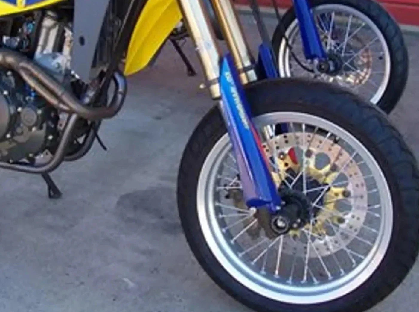 FP0056 - R&G RACING Husqvarna SMR 510 / 450 Front Wheel Sliders