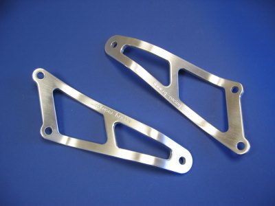 EH0031 - R&G RACING Yamaha YZF-R1 (98/01) Exhaust Hanger