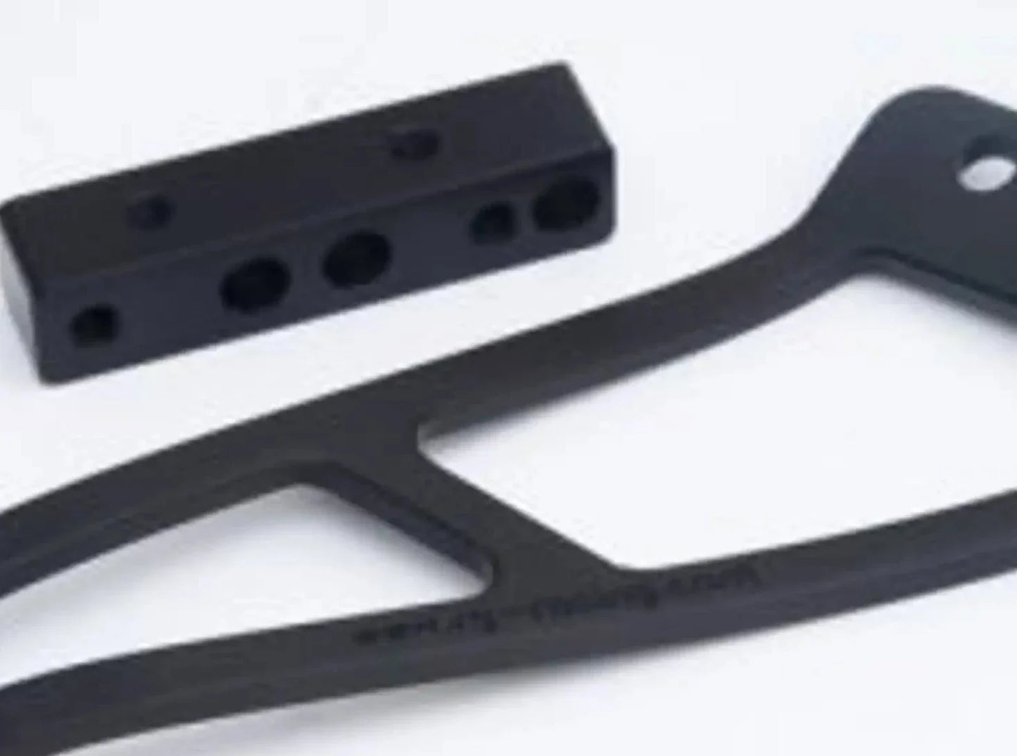 EH0030 - R&G RACING Yamaha YZF-R6 (03/05) Exhaust Hanger