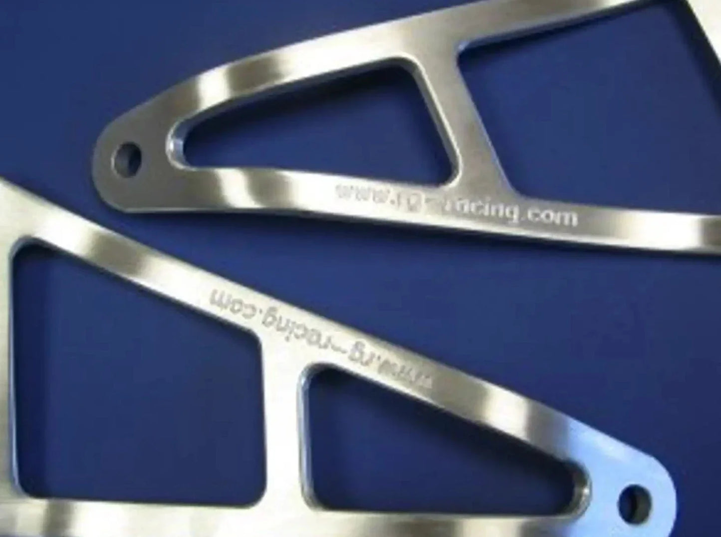EH0032 - R&G RACING Yamaha YZF-R1 (02/03) Exhaust Hanger