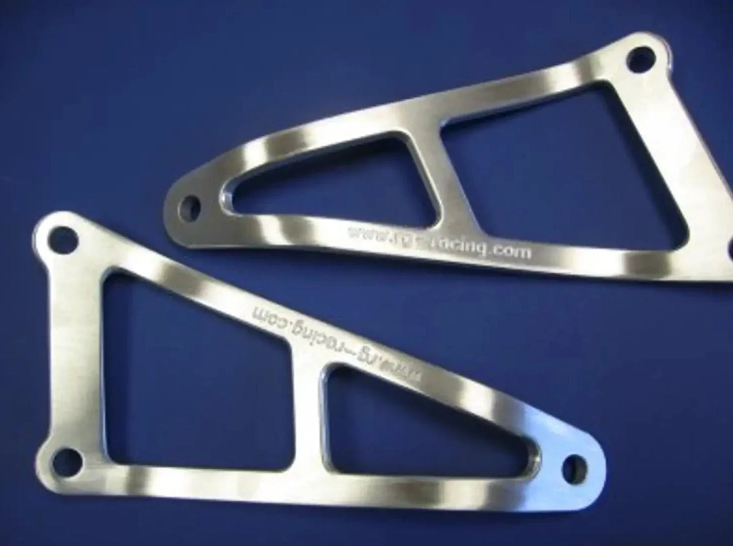 EH0032 - R&G RACING Yamaha YZF-R1 (02/03) Exhaust Hanger