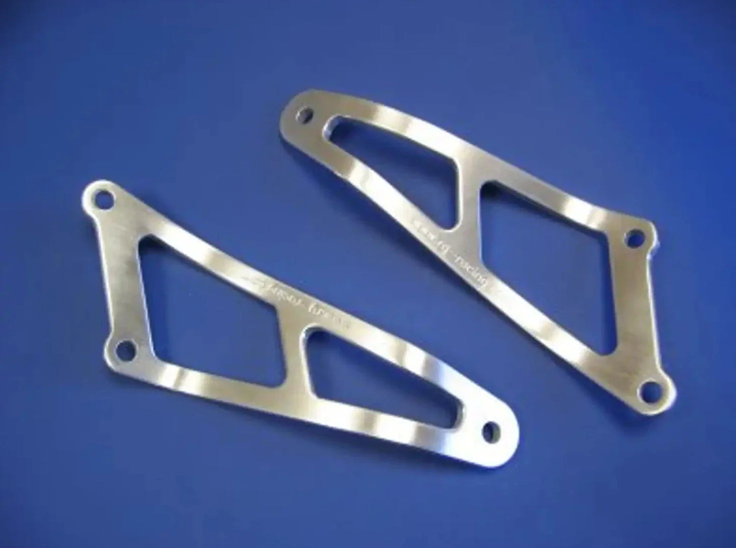 EH0032 - R&G RACING Yamaha YZF-R1 (02/03) Exhaust Hanger