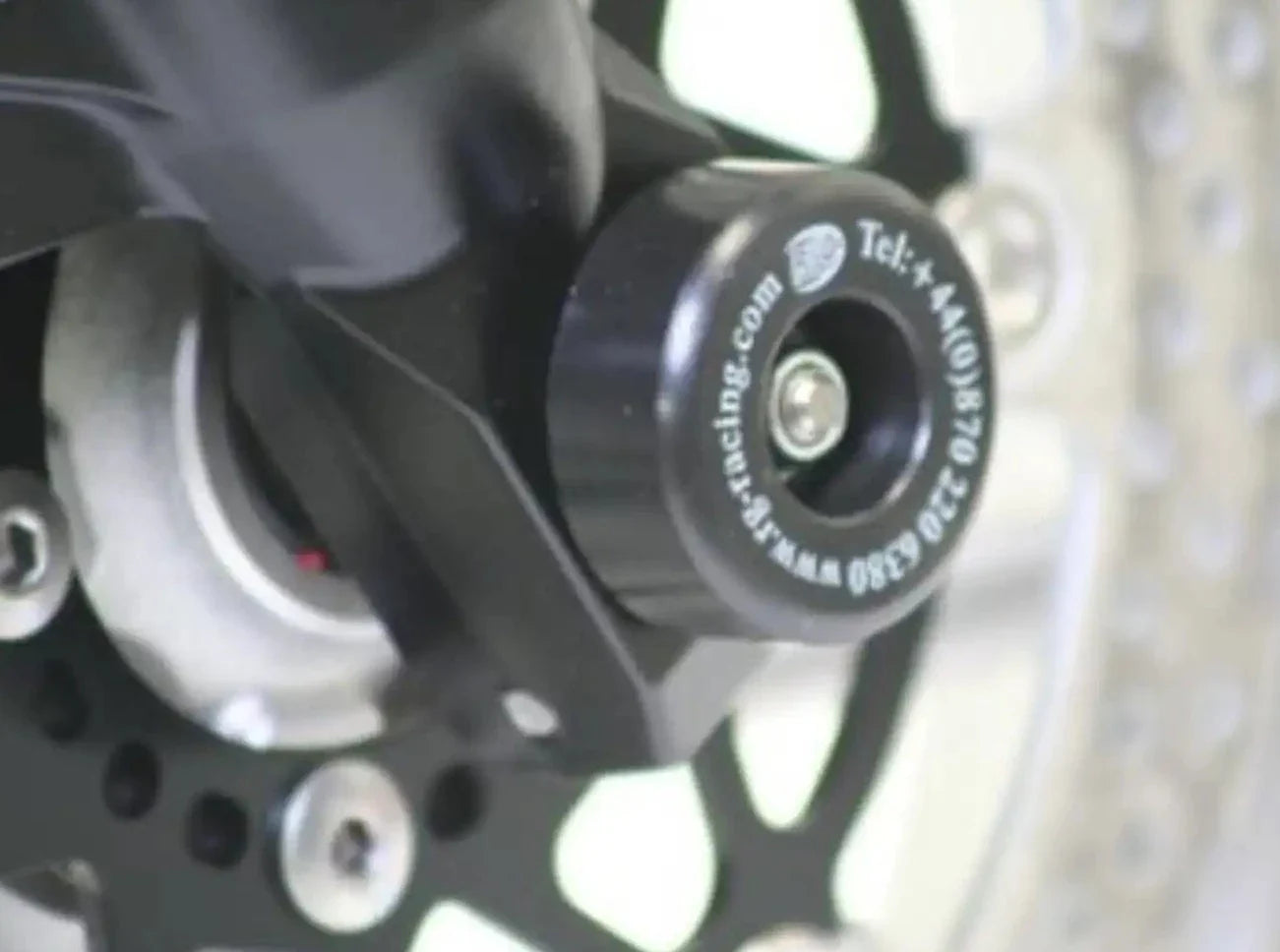 FP0068 - R&G RACING Kawasaki Z750 / S (06/13) Front Wheel Sliders