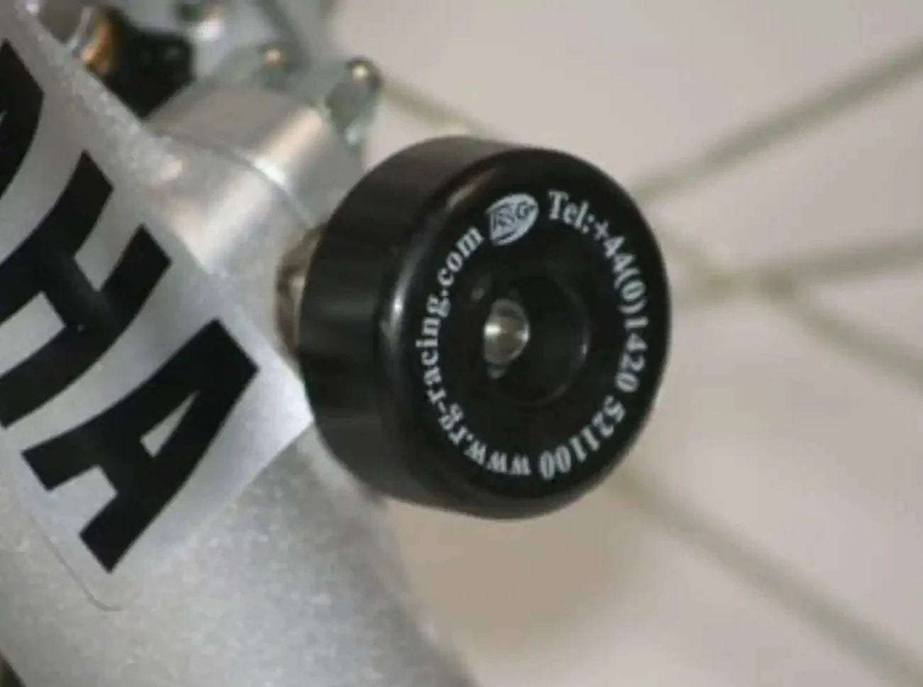 FP0074 - R&G RACING Yamaha DT125R / DT125X Front Wheel Sliders