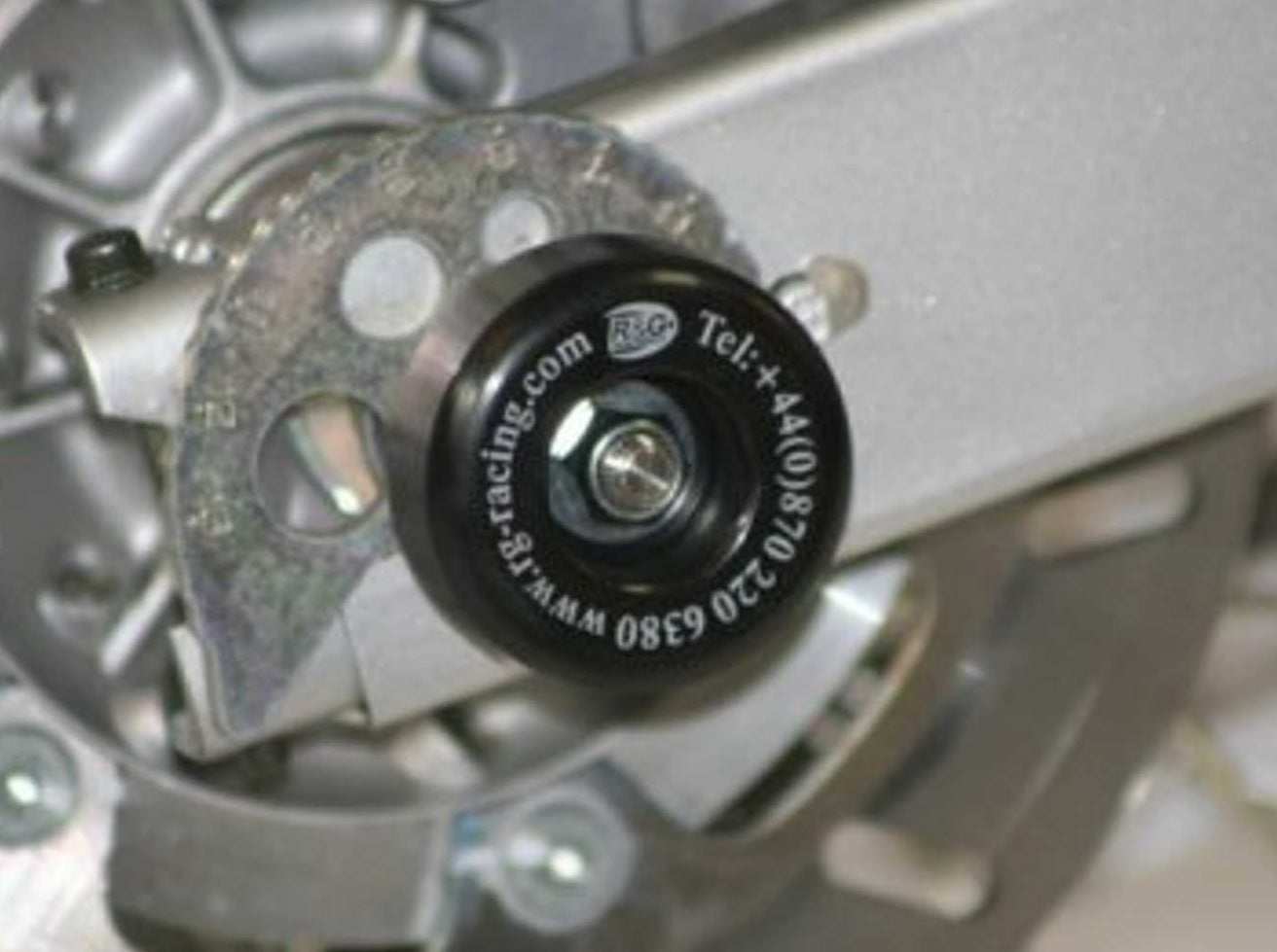 SP0023 - R&G RACING Yamaha DT125R / X Rear Wheel Sliders (swingarm)