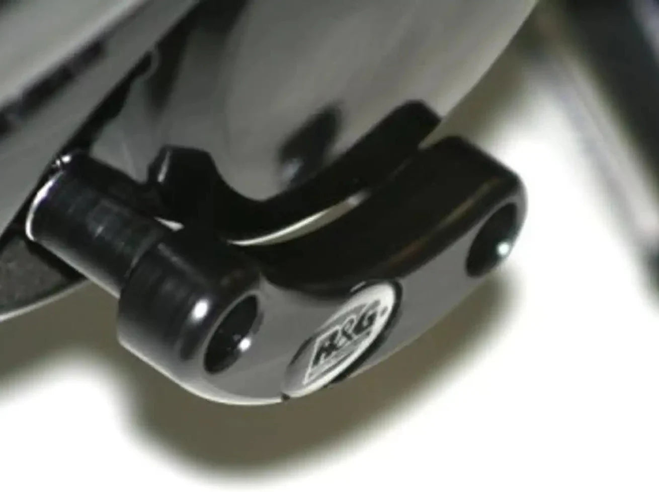 ECS0008 - R&G RACING Suzuki Hayabusa / B-King Engine Case Slider (left)