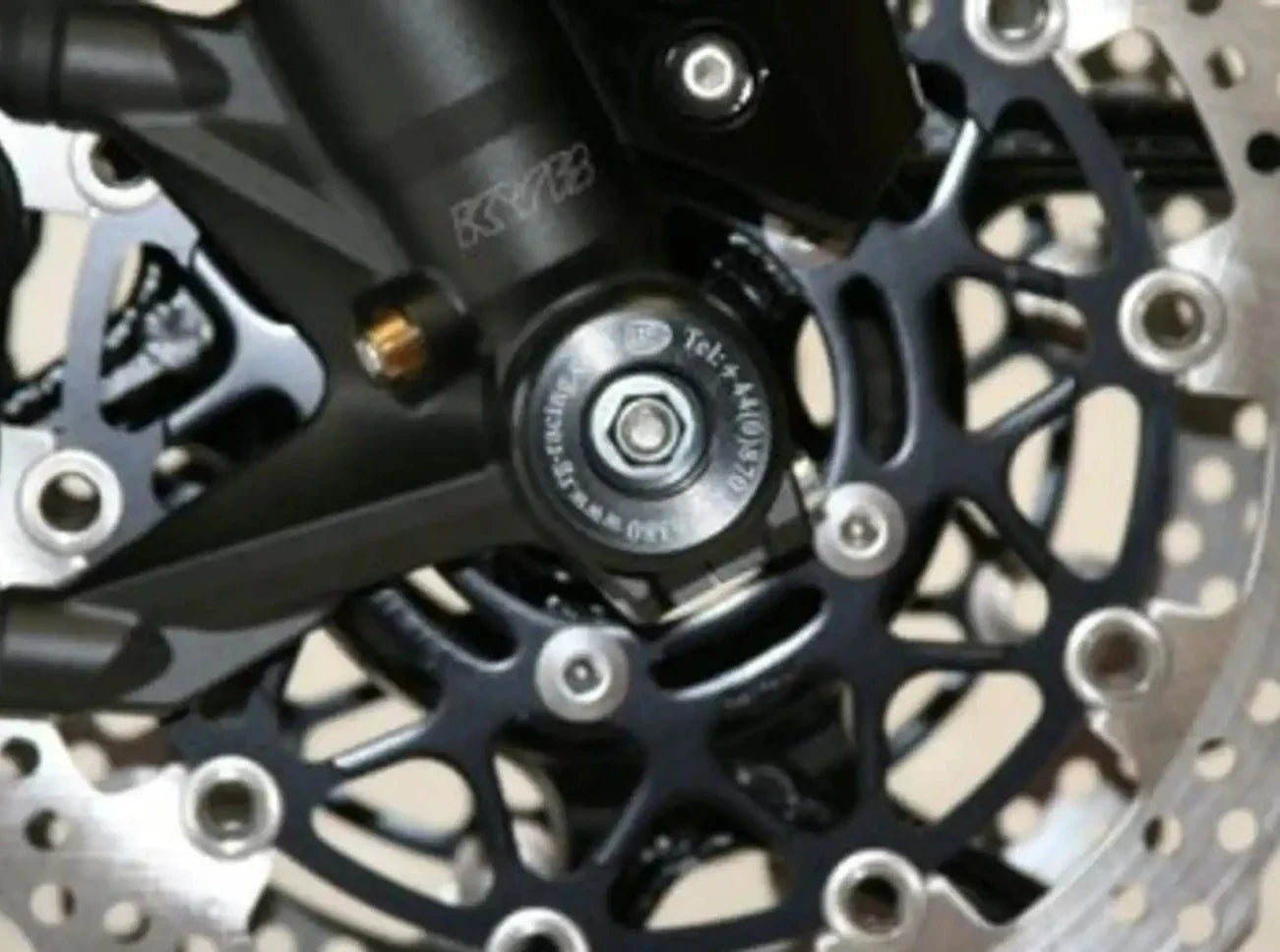 FP0081 - R&G RACING Kawasaki ZX-10R (08/15) Front Wheel Sliders