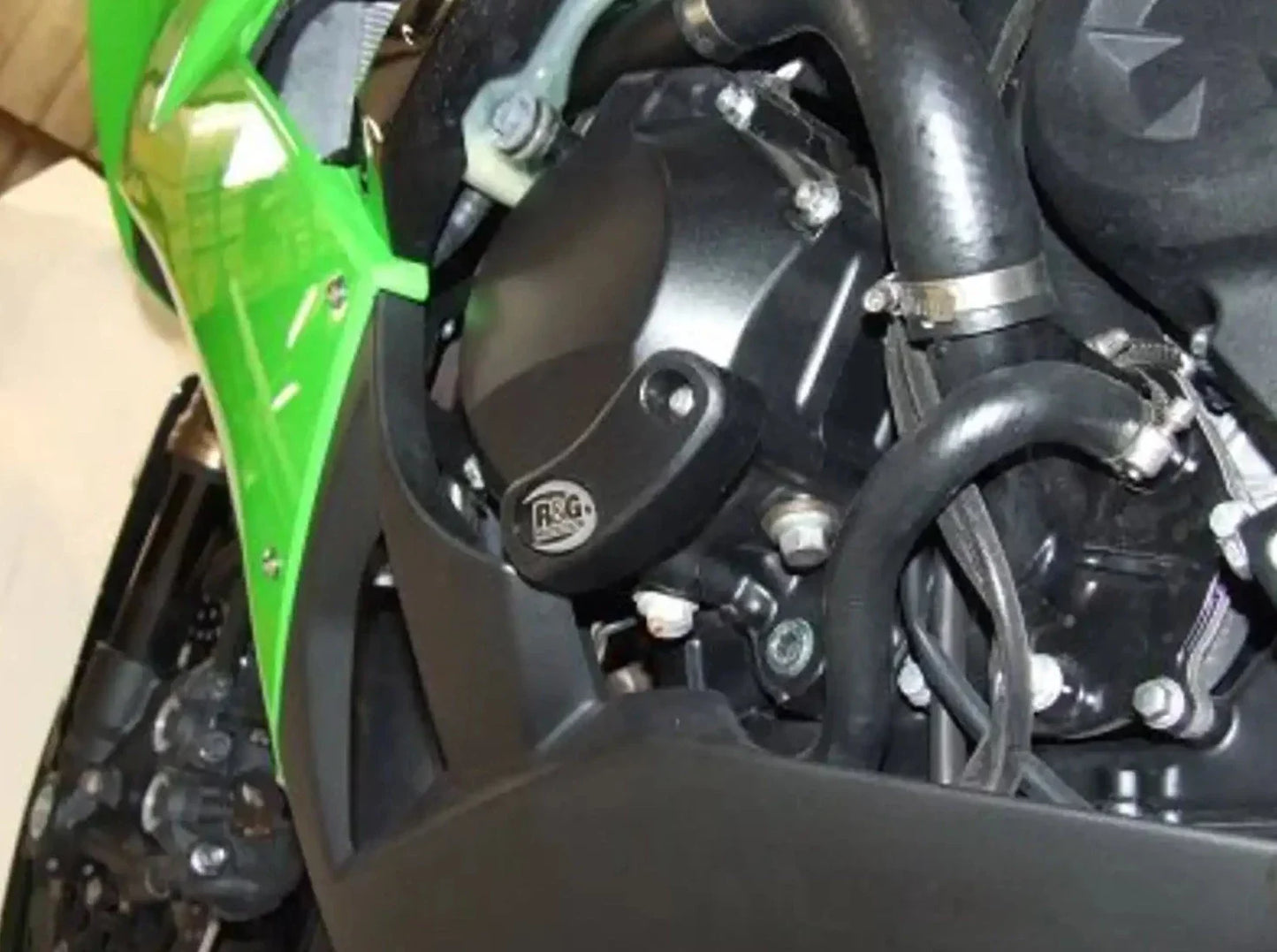 ECS0022 - R&G RACING Kawasaki ZX-10R (08/10) Engine Case Slider (left)