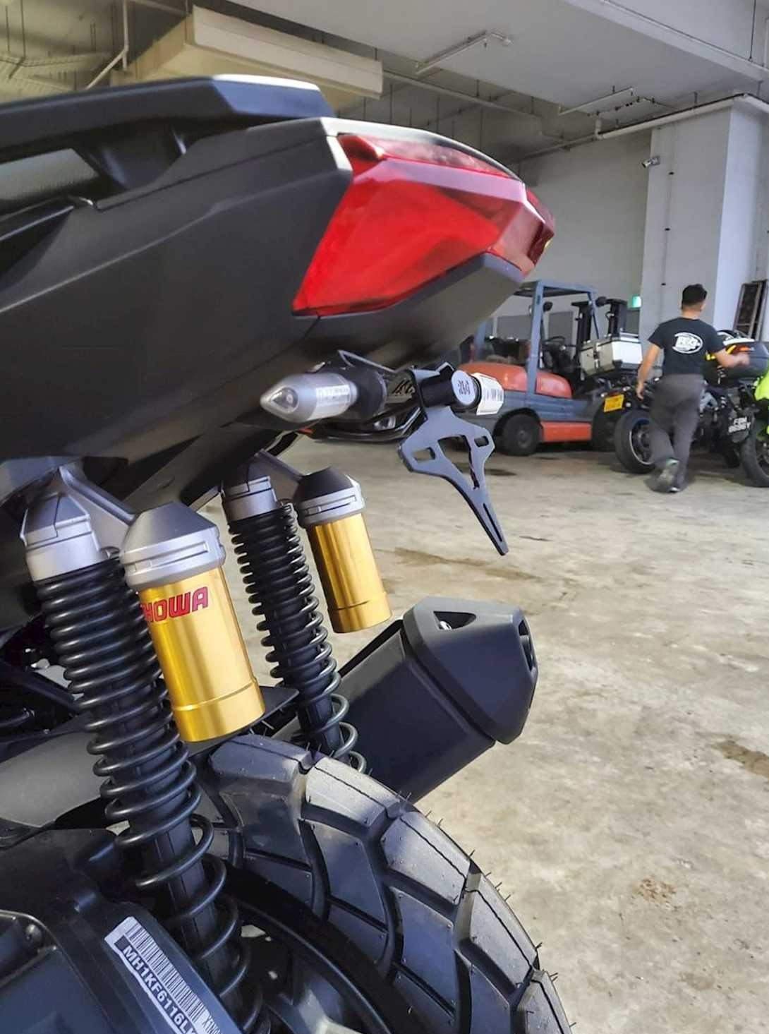 LP0302 - R&G RACING Honda ADV150 (2021+) Tail Tidy