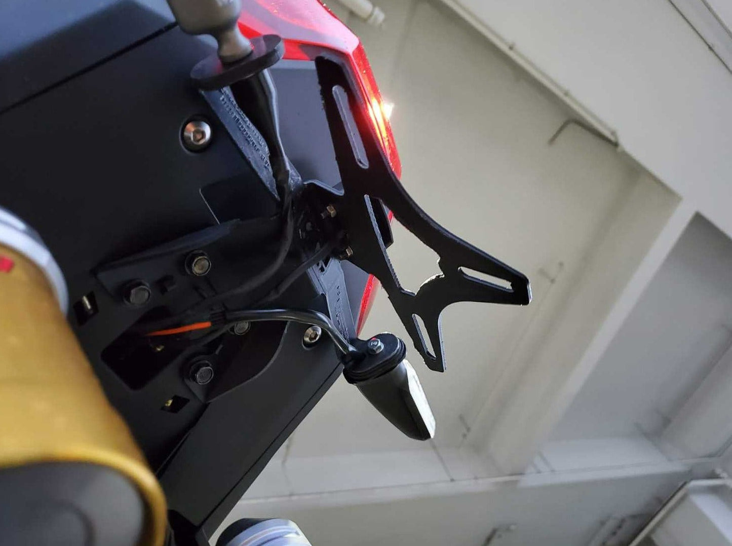 LP0302 - R&G RACING Honda ADV150 (2021+) Tail Tidy